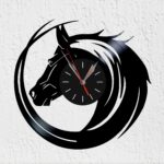 reloj de vinilo caballo