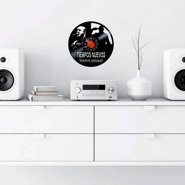 reloj pared ilegales
