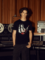 Camiseta Negra Vinyqueen Brian May - Imagen 4
