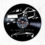 tesla cybertruck reloj pared
